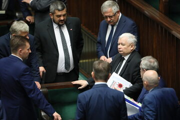 Prezes PiS Jarosław Kaczyński i poseł PiS Krzysztof Sobolewski w Sejmie