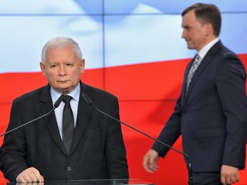 Prezes PiS Jarosław Kaczyński i prezes Solidarnej Polski Zbigniew Ziobro