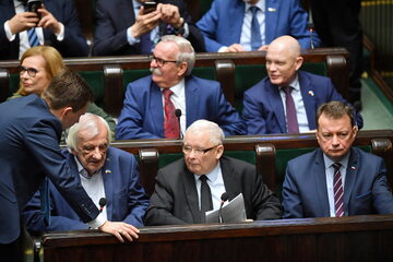 Prezes PiS Jarosław Kaczyński, wicemarszałek Sejmu Ryszard Terlecki oraz minister obrony narodowej Mariusz Błaszczak