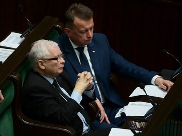 Prezes PiS, wicepremier Jarosław Kaczyński oraz minister obrony narodowej Mariusz Błaszczak