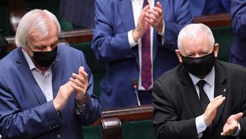 Prezes PiS, wicepremier Jarosław Kaczyński (P) i wicemarszałek Sejmu Ryszard Terlecki