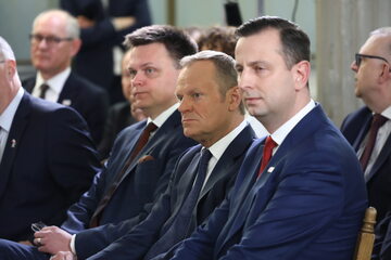 Prezes PSL Władysław Kosiniak-Kamysz, przewodniczący PO Donald Tusk oraz lider Polski 2050 Szymon Hołownia