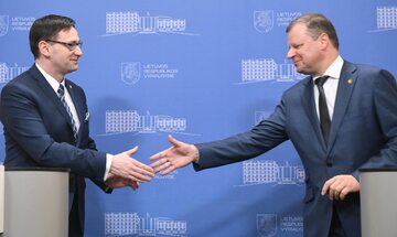 Prezes zarządu PKN ORLEN Daniel Obajtek i premier Litwy Saulius Skvernelis podczas konferencji prasowej po spotkaniu w Wilnie