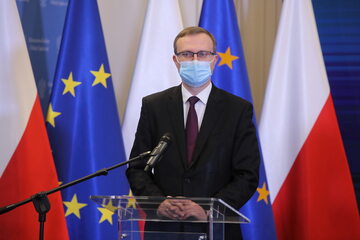 Prezes zarządu Polskiego Funduszu Rozwoju Paweł Borys podczas briefingu prasowego w siedzibie MPiPS w Warszawie.