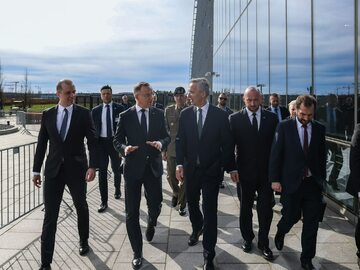 Prezydent Andrzej Duda i sekretarz generalny Jens Stoltenberg w kwaterze głównej NATO w Brukseli