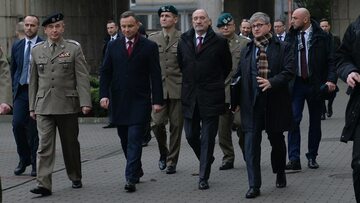 Prezydent Andrzej Duda, minister Antoni Macierewicz i szef BBN Paweł Soloch z wizytą w Sztabie Generalnym WP