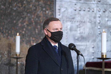 Prezydent Andrzej Duda przemawia podczas uroczystości pogrzebowych Lidii Lwow-Eberle na Powązkach Wojskowych w Warszawie
