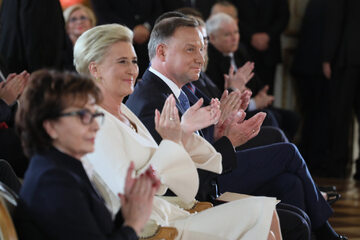 Prezydent Andrzej Duda z małżonką na Zamku Królewskim