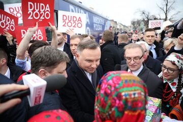 Prezydent Andrzej Duda z wyborcami