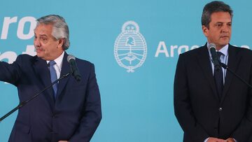 Prezydent Argentyny Alberto Fernandez i minister gospodarki Sergio Massa
