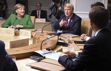 Prezydent Donald Trump, kanclerz Angela Merkel i prezydent Emmanuela Macron podczas szczytu G7