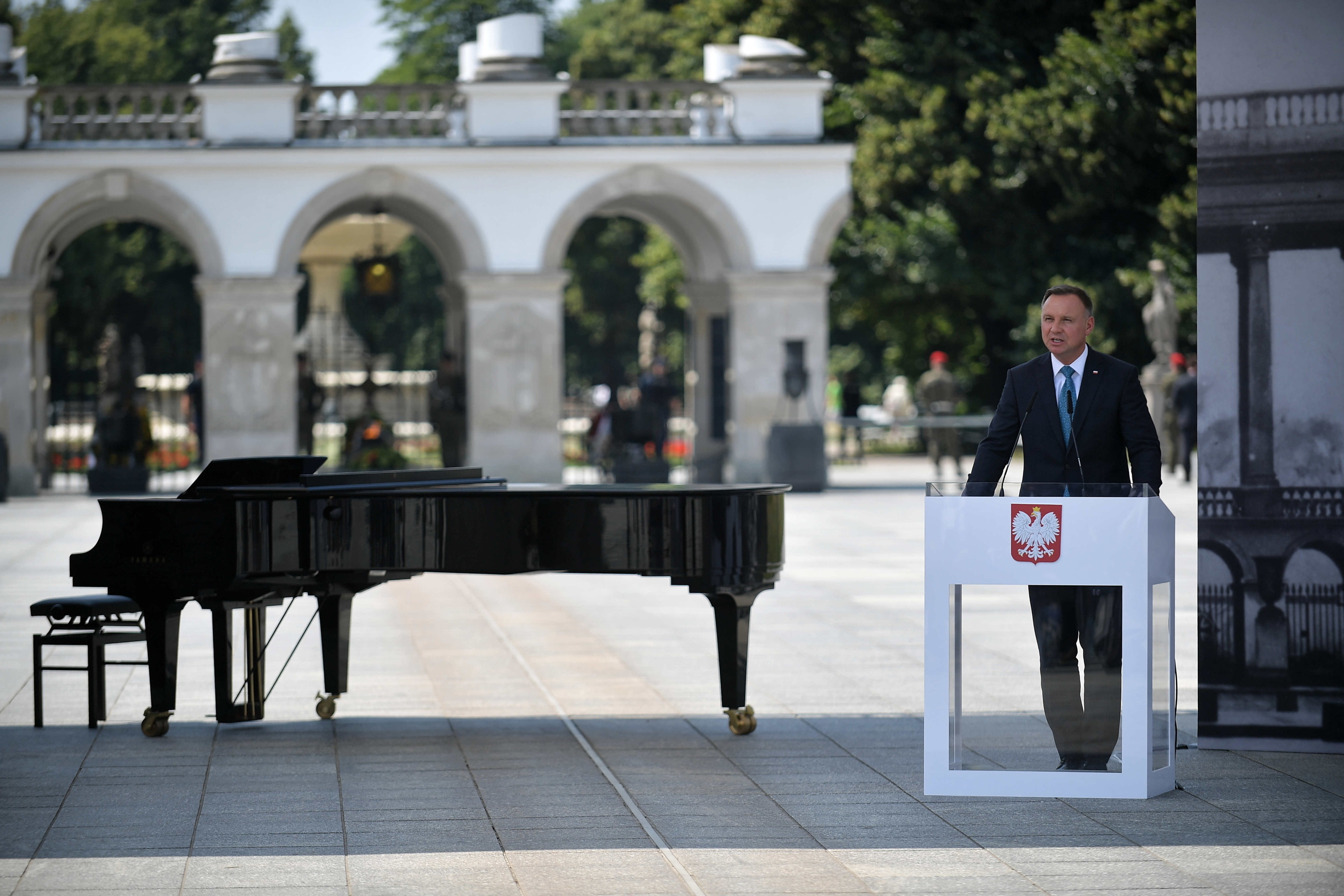 Prezydent Andrzej Duda podczas uroczystości przekazania projektu Ustawy o odbudowie Pałacu Saskiego