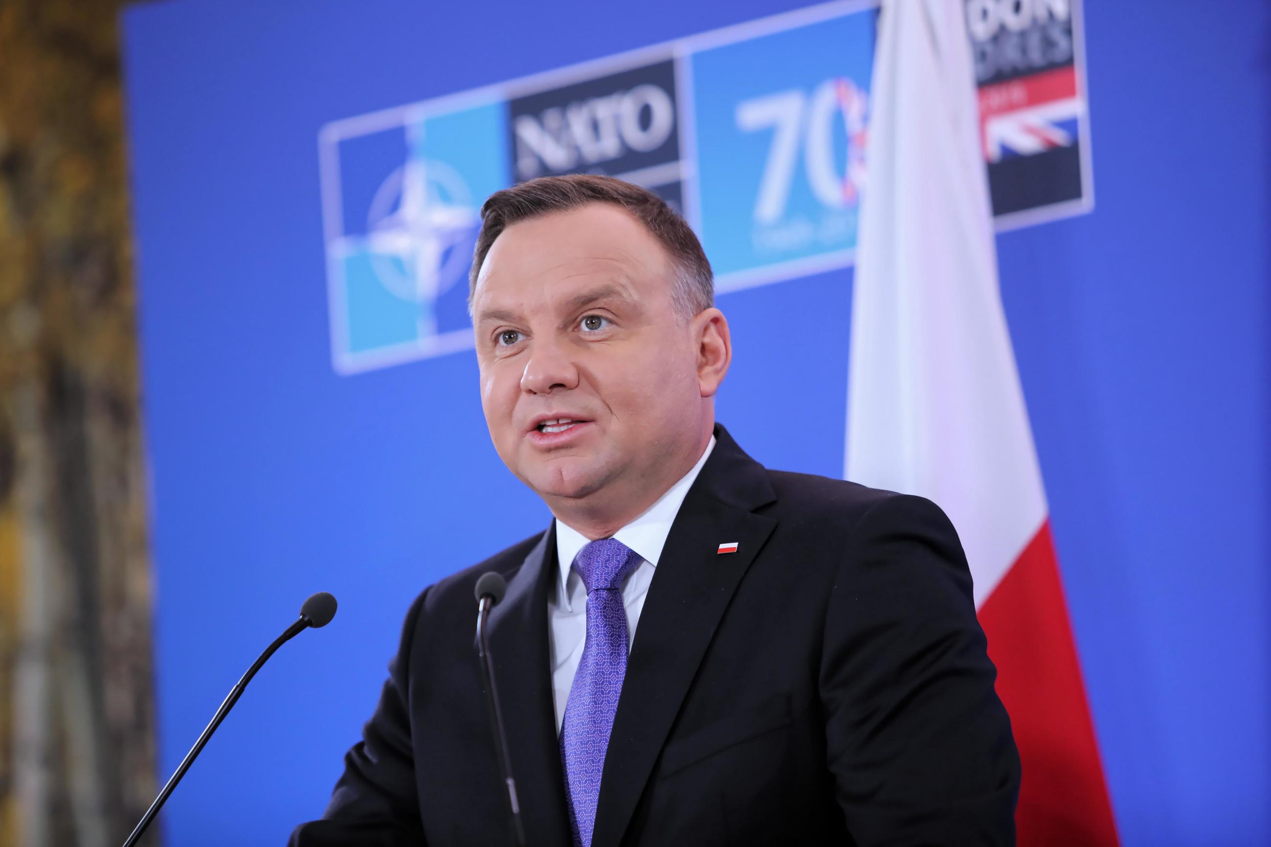 Prezydent RP Andrzej Duda podczas konferencji prasowej w ramach spotkania Szefów Państw i Rządów NATO w Watford pod Londynem.