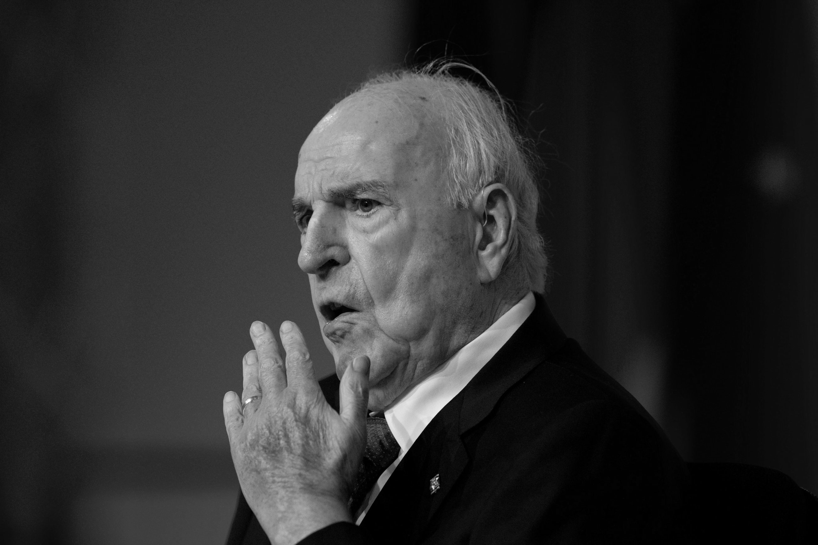 Helmut Kohl – niemiecki polityk. W latach 1982-1998 był kanclerzem Republiki Federalnej Niemiec. Zmarł 16 czerwca 2017 r.