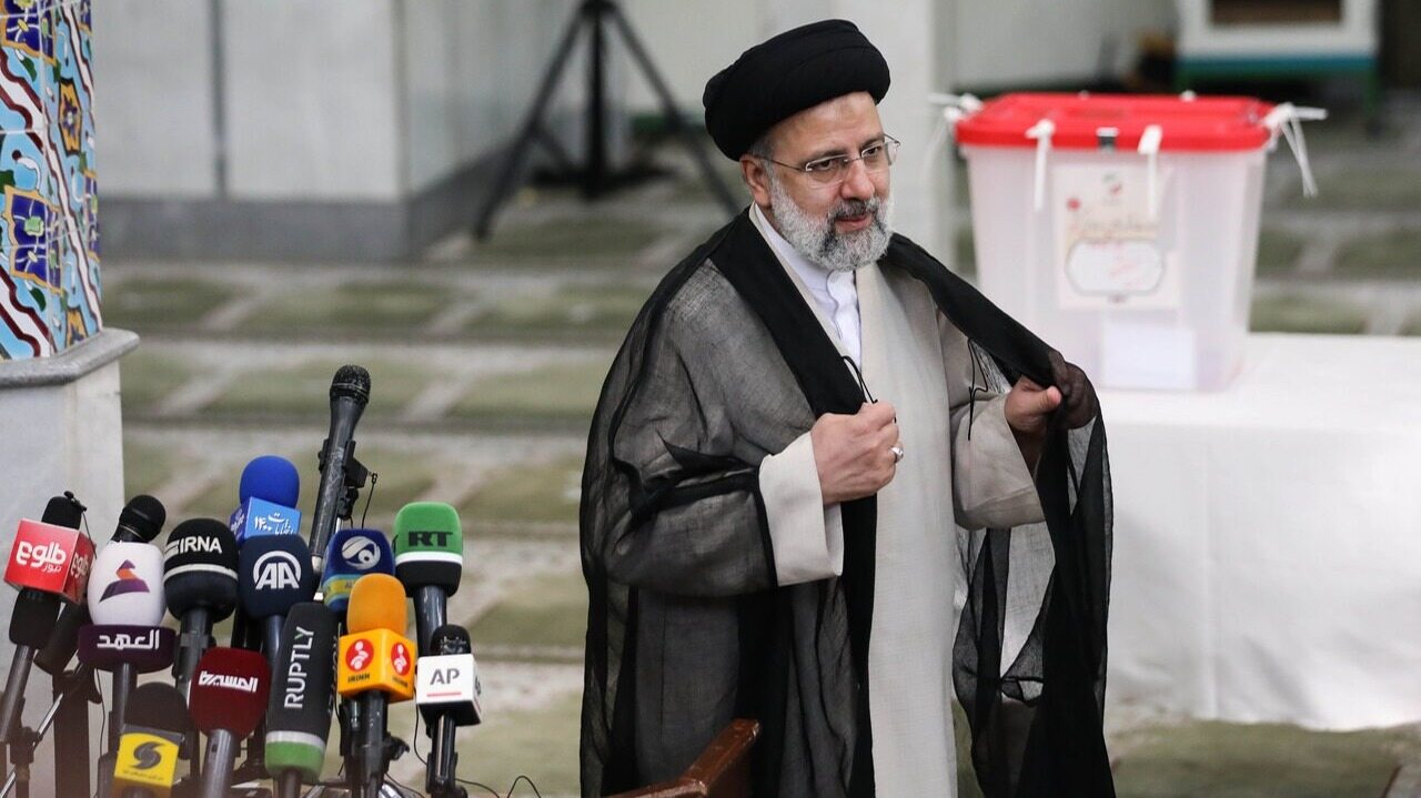 Śmierć prezydenta Iranu. Media o możliwej przyczynie katastrofy