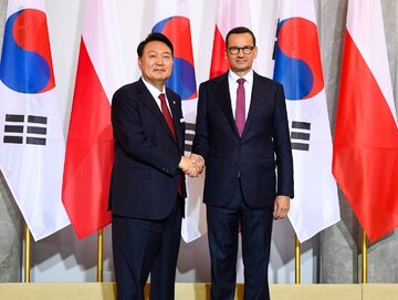 Prezydent Korei Południowej Yoon Suk-yeol i premier Mateusz Morawiecki
