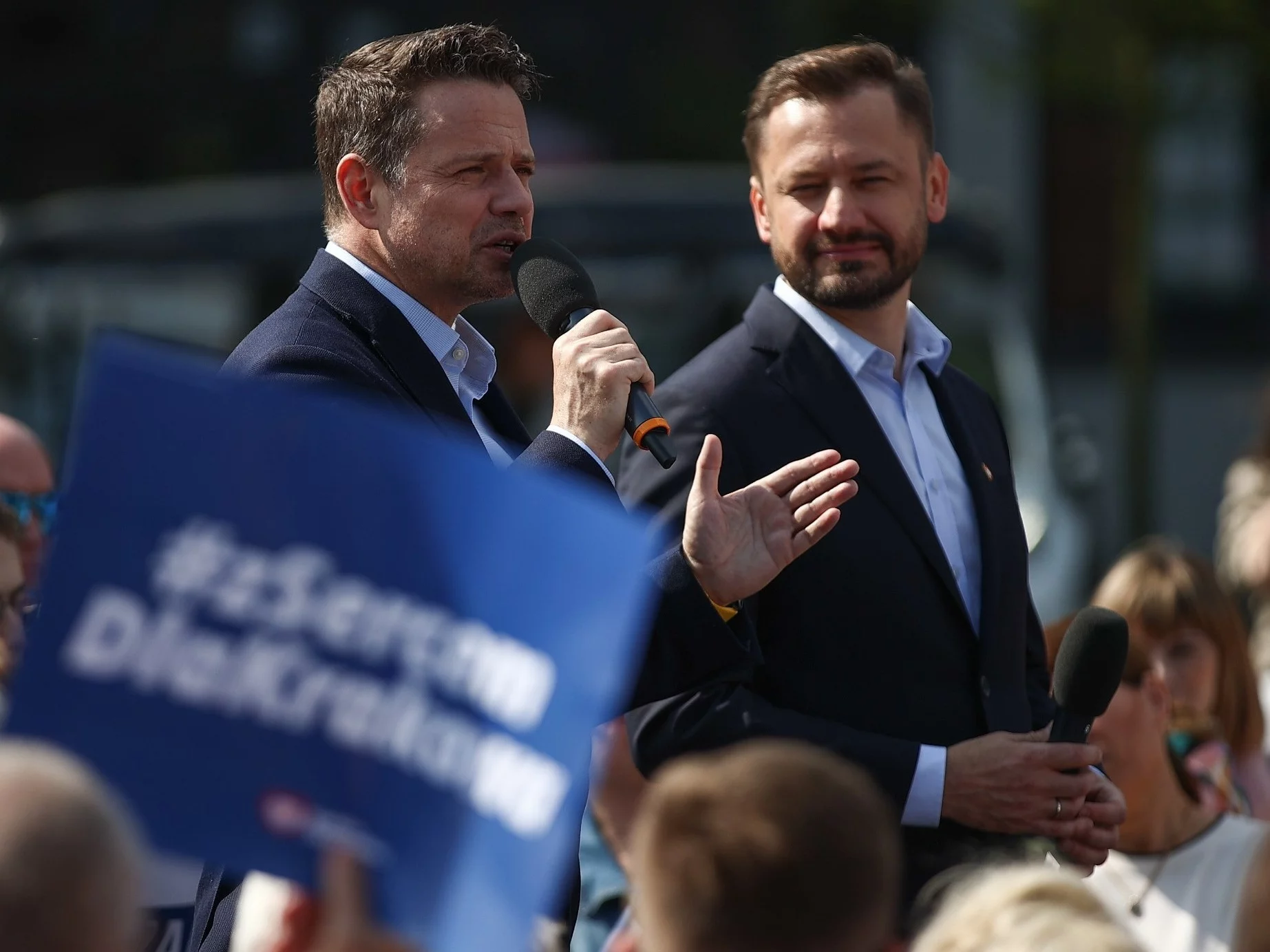 Rafał Trzaskowski i Aleksander Miszalski podczas spotkania z mieszkańcami Krakowa