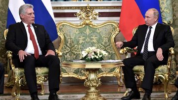 Prezydent Kuby Miguel Díaz-Canel i prezydent Rosji Władimir Putin