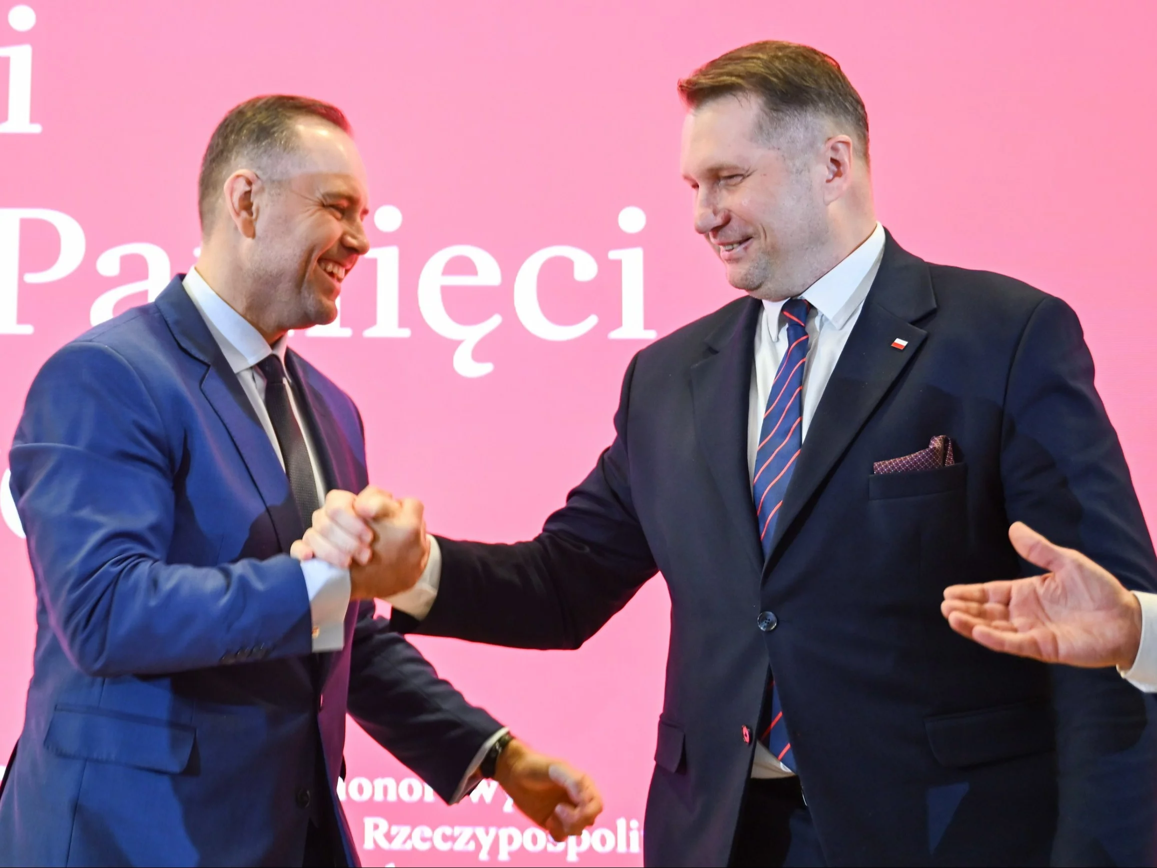 Karol Nawrocki (L) i poseł PiS Przemysław Czarnek