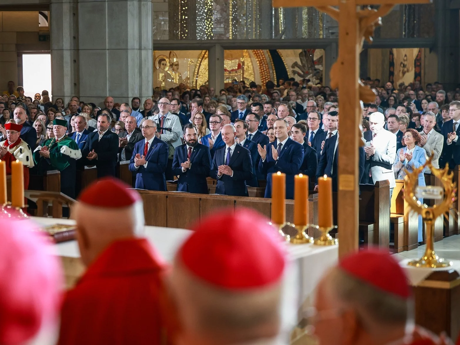 Uroczysta beatyfikacja dziewięciu męczenników salezjańskich w Sanktuarium św. Jana Pawła II w Krakowie. We mszy św. uczestniczył prezydent Karol Nawrocki