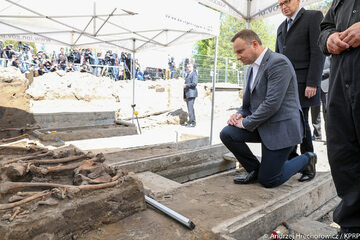 Prezydent odwiedził "Łączkę" na Cmentarzu Wojskowym na Powązkach