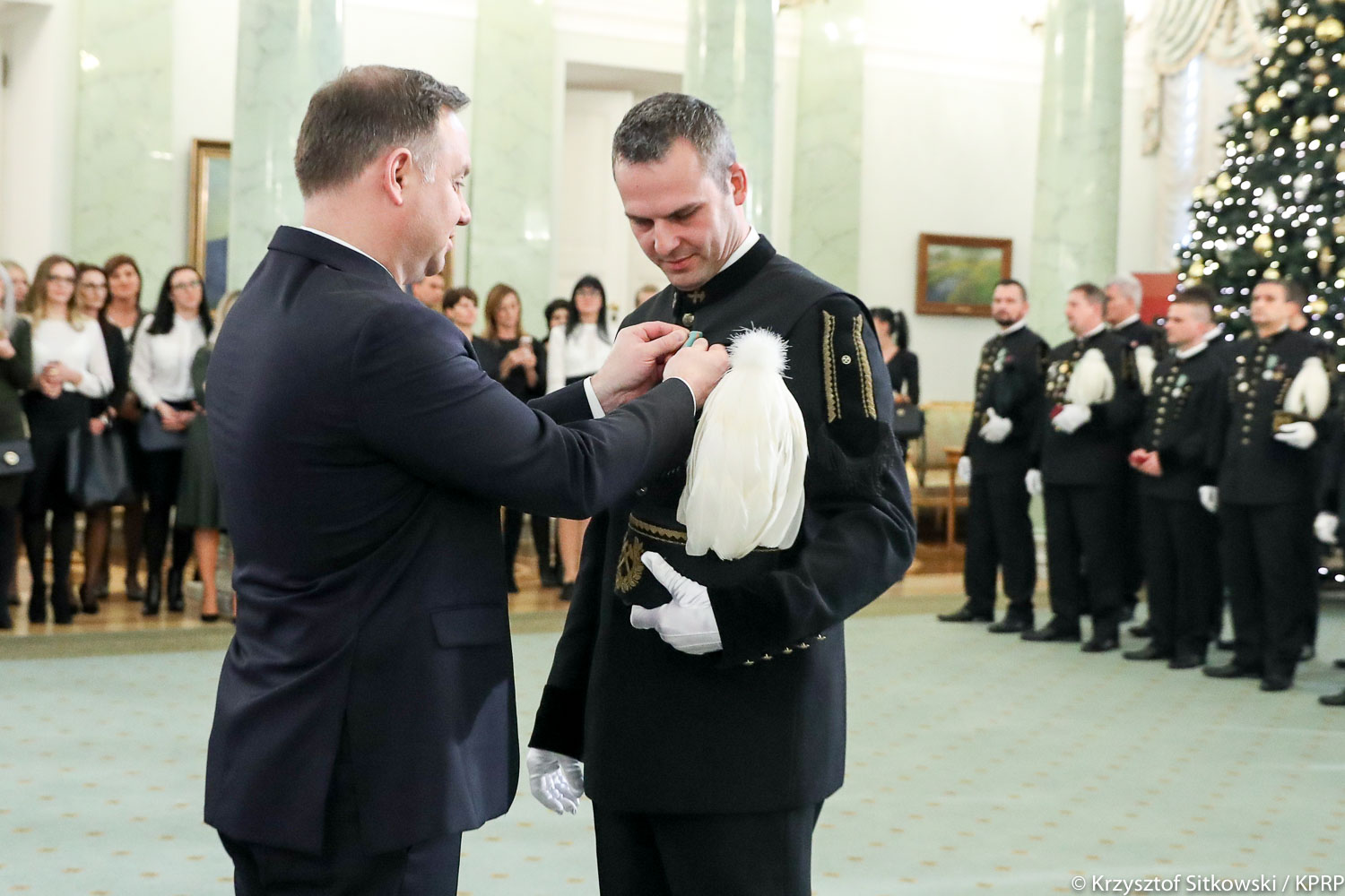 Prezydent odznaczył ratowników górniczych z Zofiówki