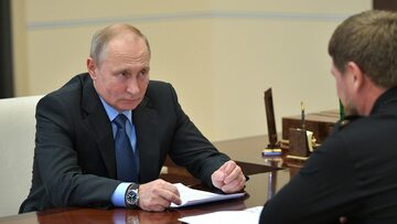 Prezydent Rosji Władimir Putin podczas spotkania z Ramzanem Kadyrowem na Kremlu