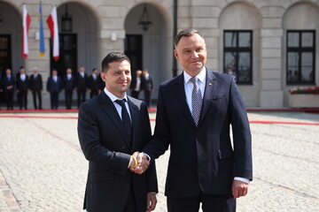 Prezydent RP Andrzej Duda (P) i prezydent Ukrainy Wołodymyr Zełenski