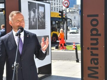 Prezydent RP Andrzej Duda podczas otwarcia międzynarodowej wystawy pt. "Warszawa–Mariupol