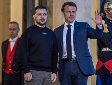 Prezydent Ukrainy Wołodymyr Zełenski i prezydent Francji Emmanuel Macron