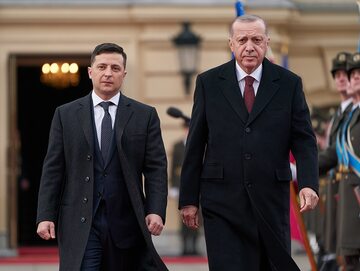 Prezydent Ukrainy Wołodymyr Zełenski i prezydent Turcji Recep Erdogan