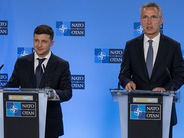 Prezydent Ukrainy Wołodymyr Zełenski i sekretarz generalny NATO Jens Stoltenberg