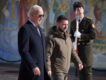 Prezydent USA Joe Biden i prezydent Ukrainy Wołodymyr Zełenski podczas spotkania w Kijowie