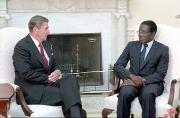 Prezydent USA Ronald Reagan i prezydent Zimbabwe Robert Mugabe