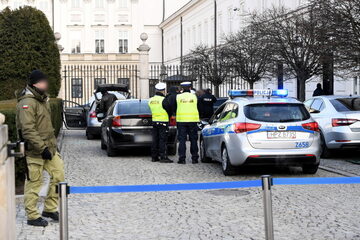 Próba sforsowania samochodem bramy Pałacu Prezydenckiego