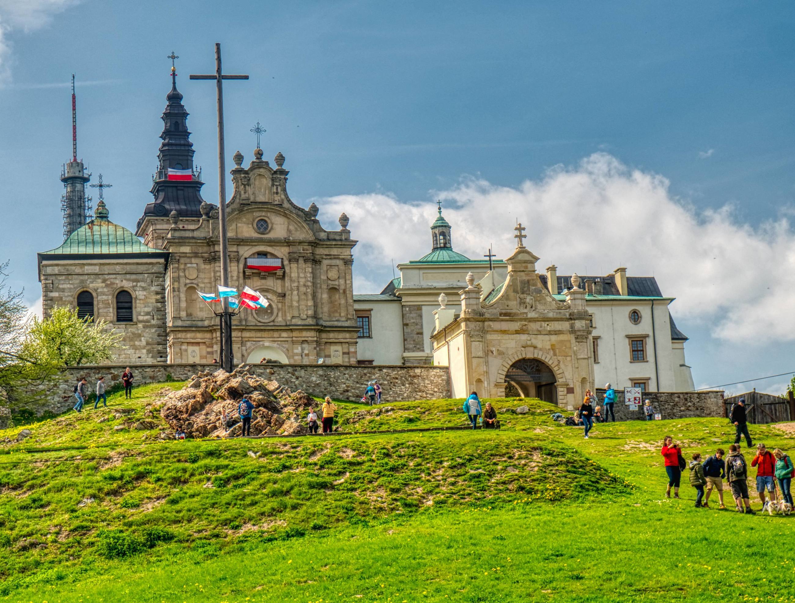 Sanktuarium Relikwii Drzewa Krzyża Świętego na Świętym Krzyżu