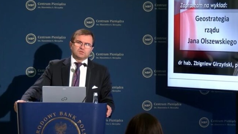 Dr hab. Zbigniew Girzyński, prof. UMK podczas wykładu "Geostrategia rządu premiera Jana Olszewskiego"