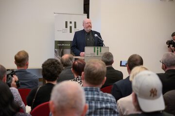 Prof. Jan Grabowski podczas wykładu "Polski problem z historią Holocaustu"