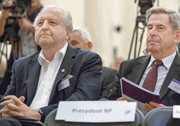 Profesor Andrzej Rzepliński (z lewej) twierdzi, że "w Polsce nie ma demokracji". Profesor Andrzej Zoll wzywał do impeachmentu