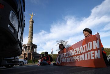 "Protest" "aktywistów klimatycznych" w Berlinie