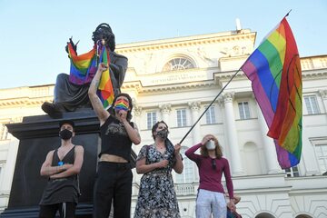 Protest aktywistów LGBT na Krakowskim Przedmieściu