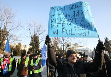 Protest byłych funkcjonariuszy służb mundurowych w Warszawie