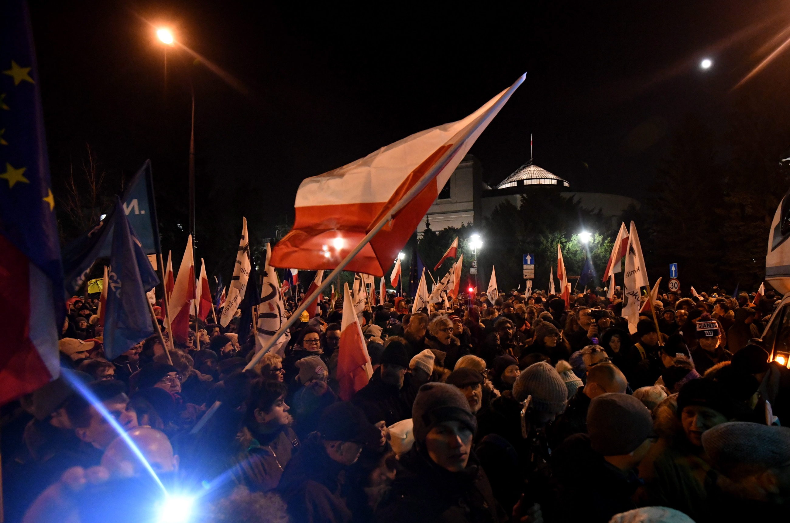 Protest KOD i opozycji pod Sejmem