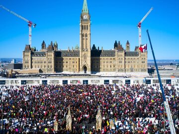 Protest "Konwój Wolności" przed kanadyjskim parlamentem w Ottawie