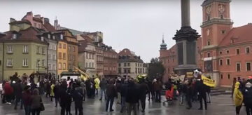 Protest na pl. Zamkowym w Warszawie