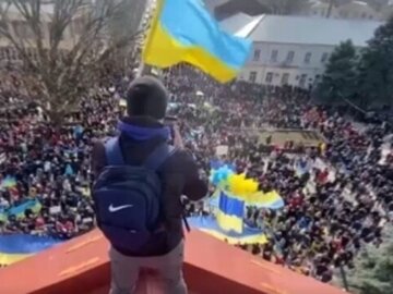 Protest przeciwko rosyjskiej okupacji w Chersoniu