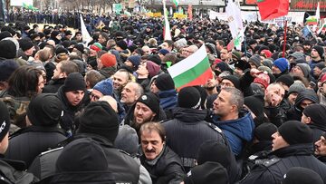 Protest przeciwko segregacji sanitarnej i "paszportom covidowym". Sofia 12.01.2022 r.