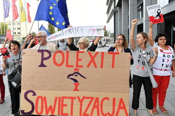 Protestujący przed spotkaniem wyborczym PiS w Gdańsku