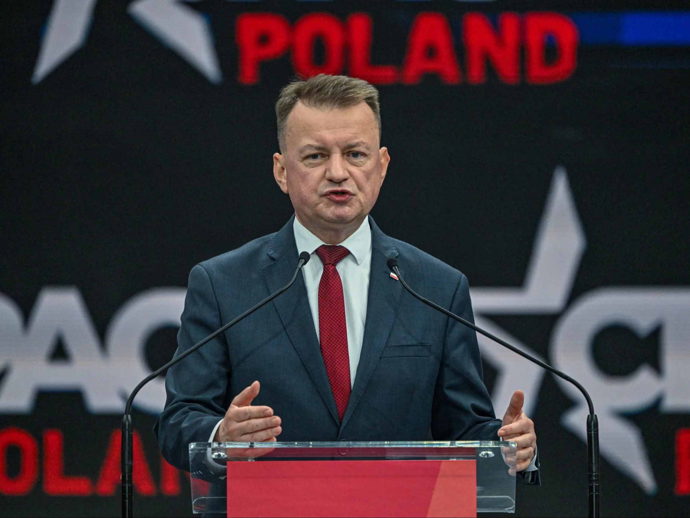"Typowa metoda dla Tuska". Błaszczak odpowiada na wpis rzecznika rządu