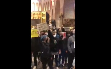 Protesty w poznańskiej katedrze